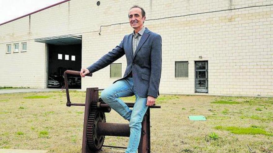 José Luis Prieto Calderón, en las instalaciones donde se ubicará el nuevo parque de bomberos. | Jose Luis Fernández