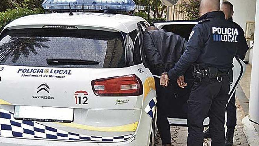 El sospechoso fue arrestado por la PolicÃ­a Local de Manacor.