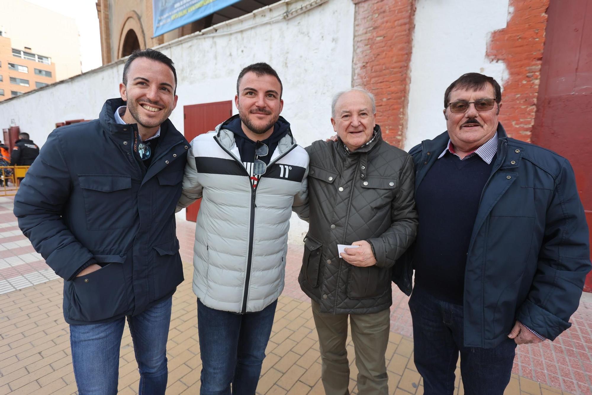 David Miralles, Carlos Miralles y Bienvenido Miralles, así como el cirujano Gustavo Traver.