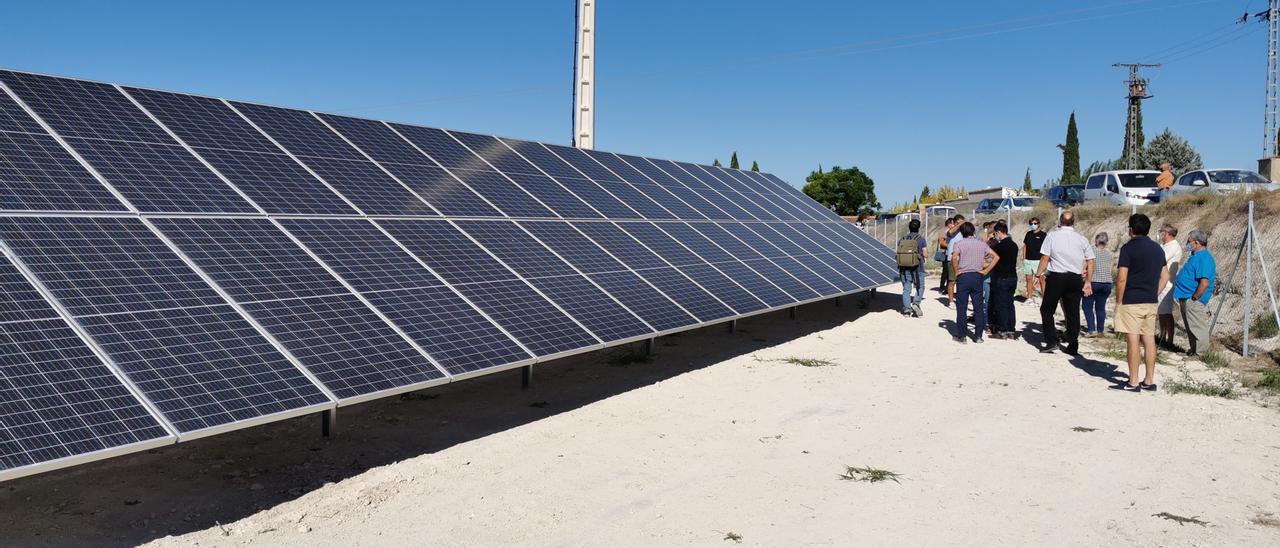 Instalación fotovoltaica que se puso en marcha en 2020 en la comunidad de regantes.