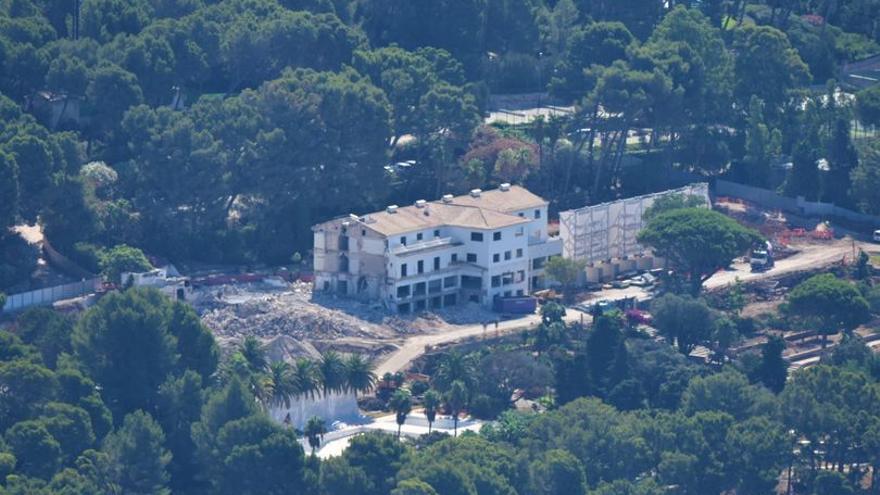 Gran parte de la estructura del hotel Formentor ha sido derribada durante el proceso de reforma.