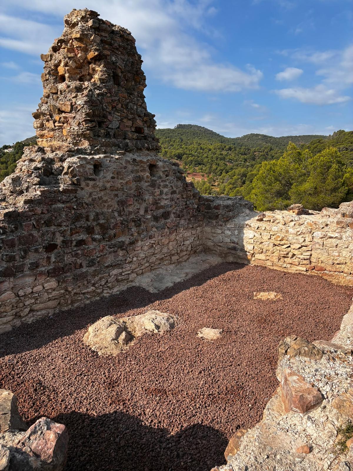 Vista de la piedra volcánica en una de las estancias