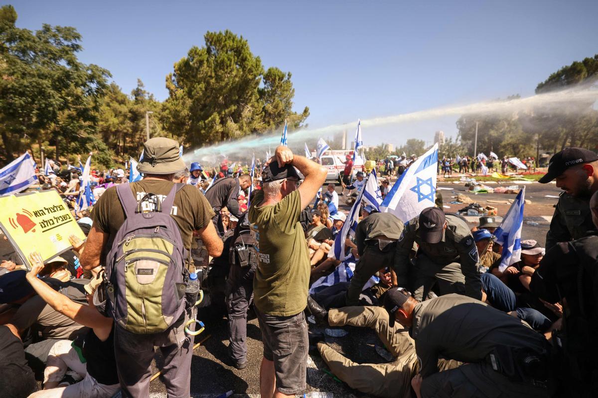 Las protestas masivas continúan en Israel por la reforma judicial