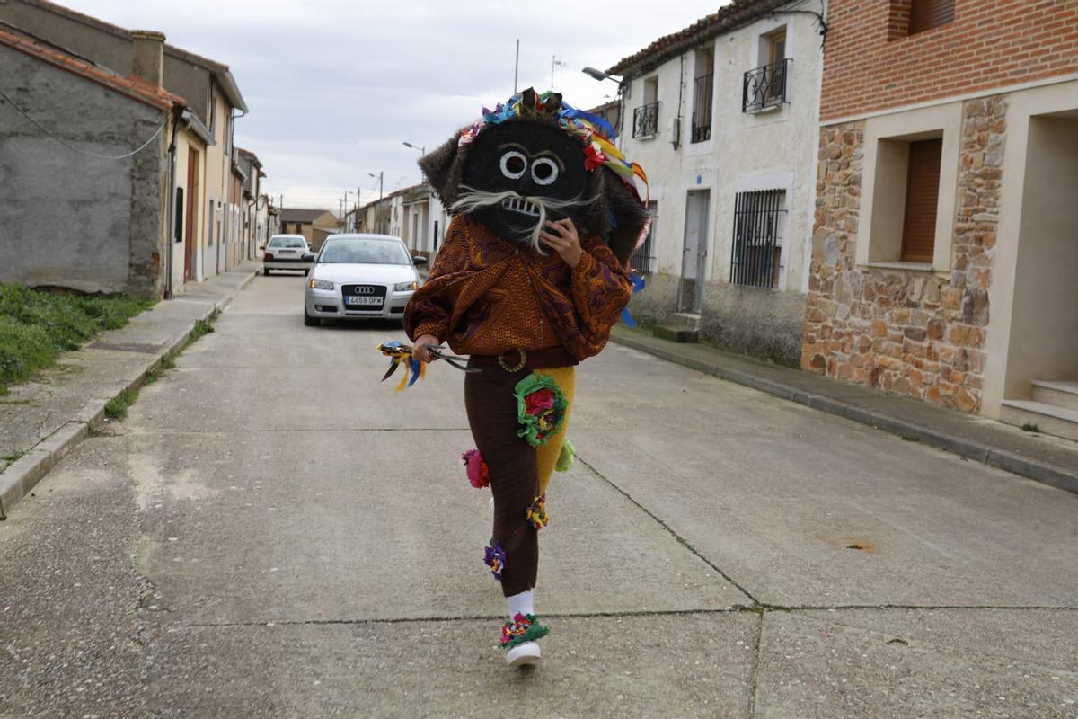 GALERÍA | Montamarta cumple el ritual del Zangarrón: las mejores imágenes