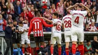 El Sevilla cae en Bilbao con dos goles de Raúl y Muniain en su despedida de San Mamés (2-0)