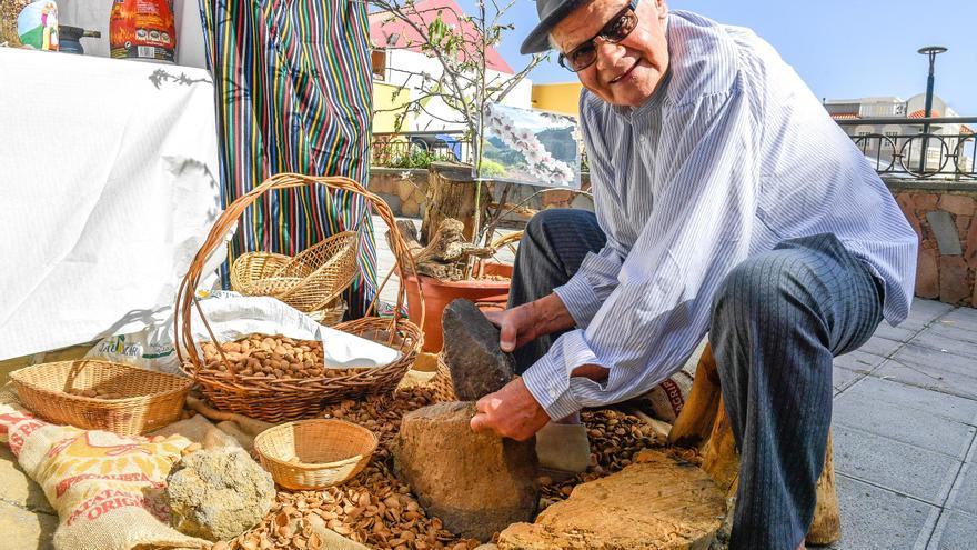 Ezequiel Domingo y el arte de partir almendras