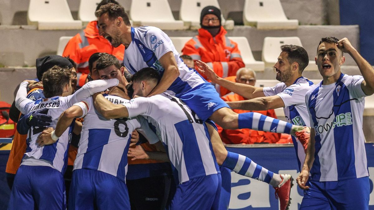 El Alcoyano tumba al líder Castellón - Información
