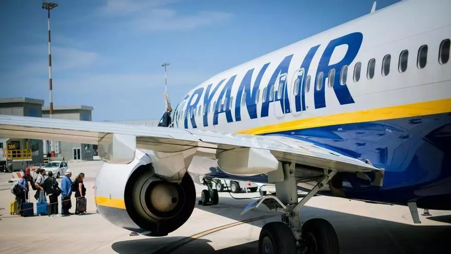 Vídeo | Cambios importantes en los vuelos desde Zaragoza: Ryanair recorta rutas y Binter estrena conexión con Cabo Verde