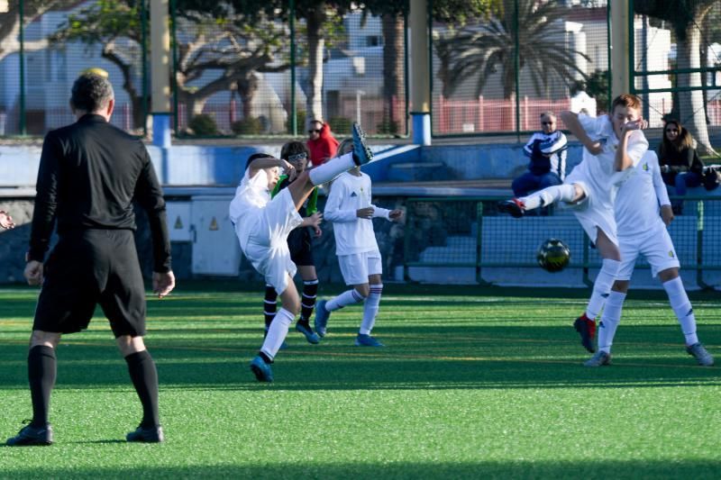 25-01-20  DEPORTES. CAMPOS DE FUTBOL DE LA ZONA DEPORTIVA DEL PARQUE SUR EN  MASPALOMAS. MASPALOMAS. SAN BARTOLOME DE TIRAJANA.  Maspalomas-Carrizal (alevines).  Fotos: Juan Castro.  | 25/01/2020 | Fotógrafo: Juan Carlos Castro