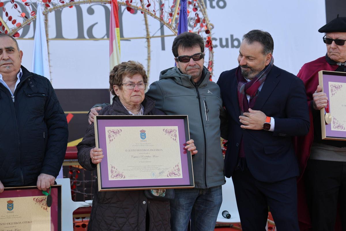 Actuaciones de rondallas y entrega de distinciones a rondalleiros mayores