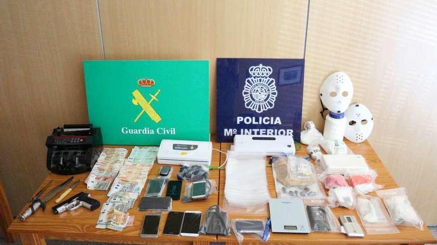 Efectos intervenidos en la operación &quot;Trote-Cartafol&quot;. // Fdv