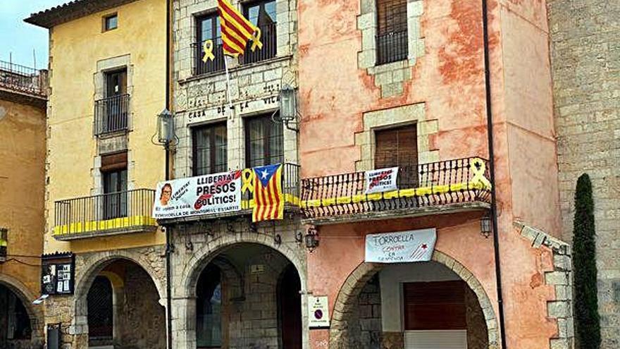 La Junta Electoral duu l&#039;alcalde de Torroella a la Fiscalia per les pancartes
