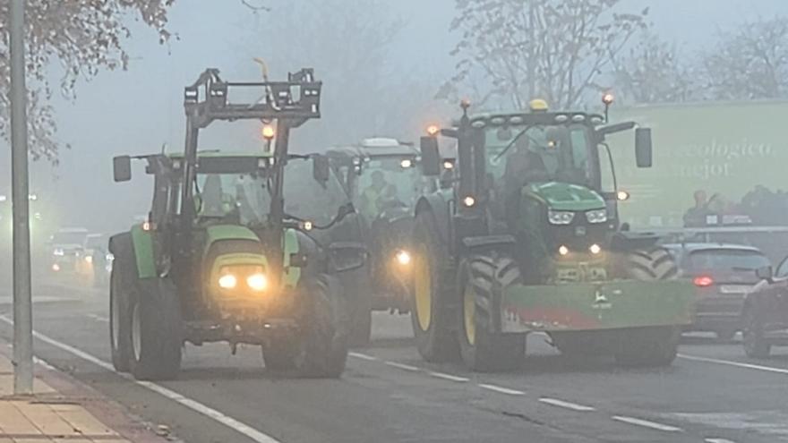 Las tractoradas espontáneas en Aragón se multiplican: &quot;Esto es un descontrol&quot;