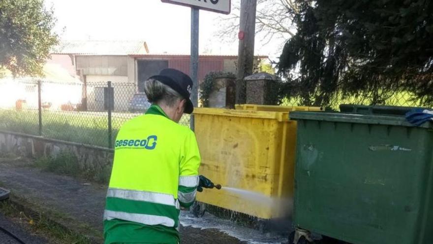 Silleda Sostible inicia el lavado de los contenedores del rural