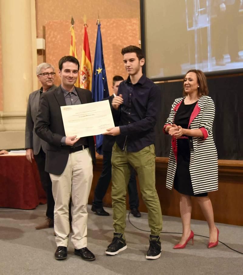 Imágenes de la ceremonia de premios por el Día de la Educación Aragonesa 2016