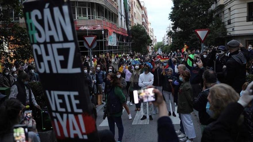 Concentración contra Sánchez en el barrio de Salamanca de Madrid