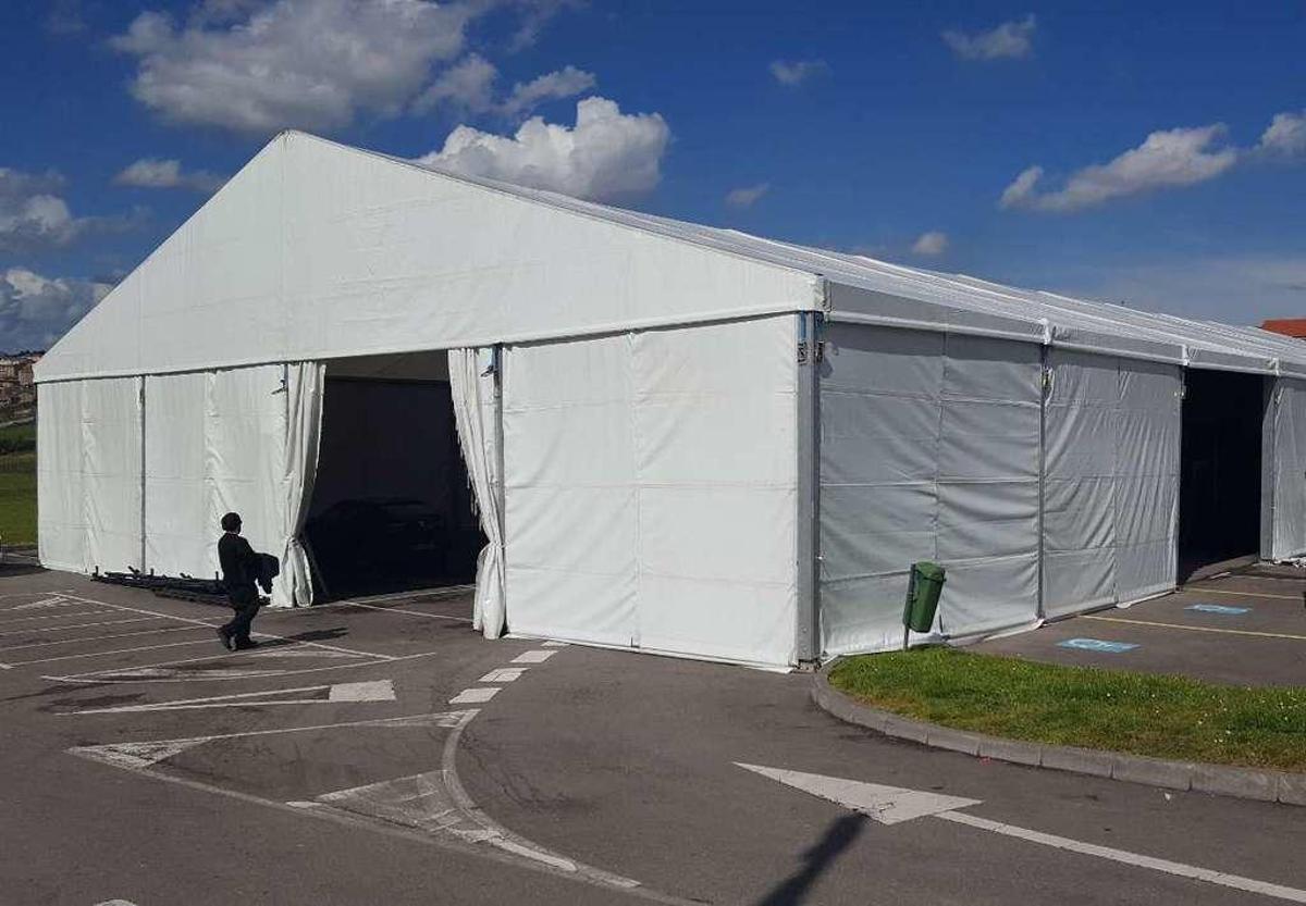 La carpa donde se celebra hoy el concierto.