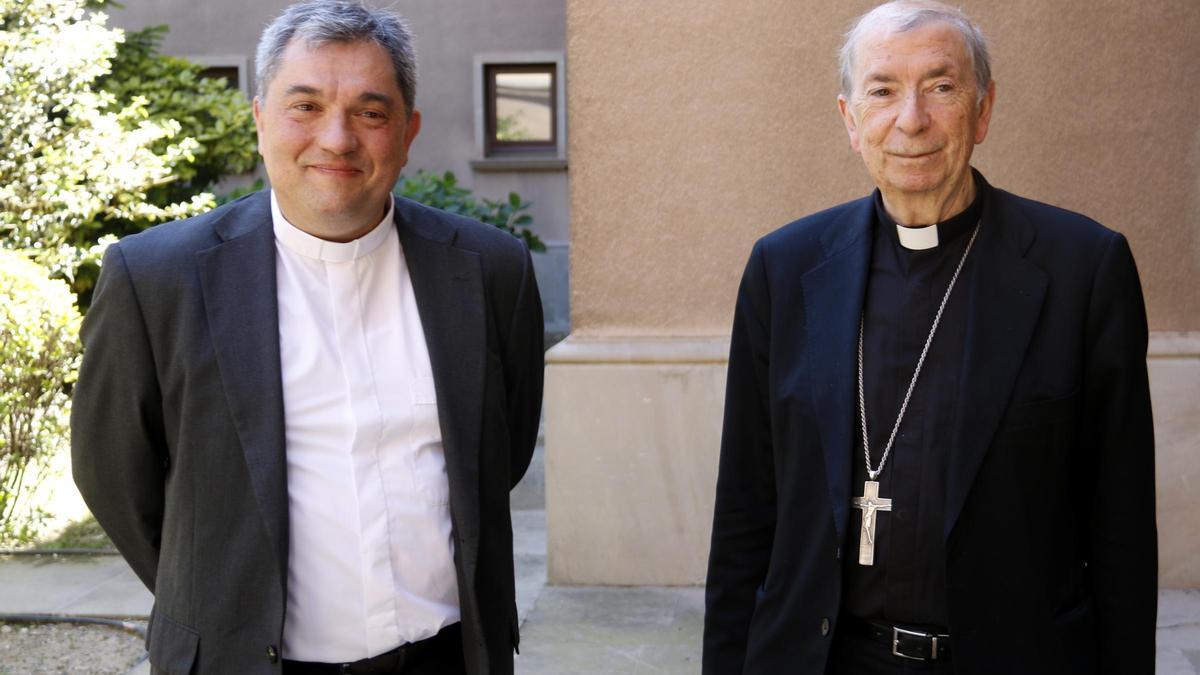 Daniel Palau, obispo de Lleida (izquierda), junto con el administrador apostólico de la diócesis, Salvador Giménez.