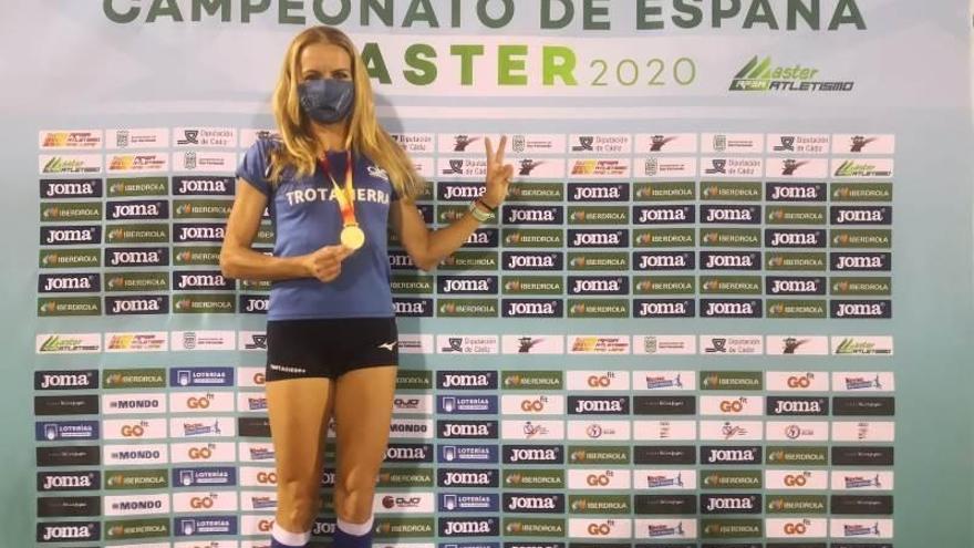 Raquel Hernández consigue el título nacional de 1.500 +40