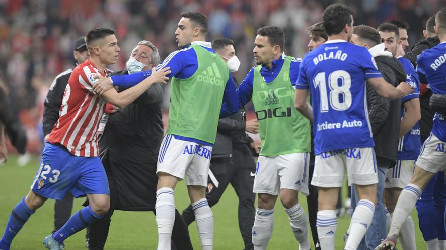 Competición sanciona con dos partidos a Christian Rivera y Berto y con uno a Jony por los altercados del derbi asturiano