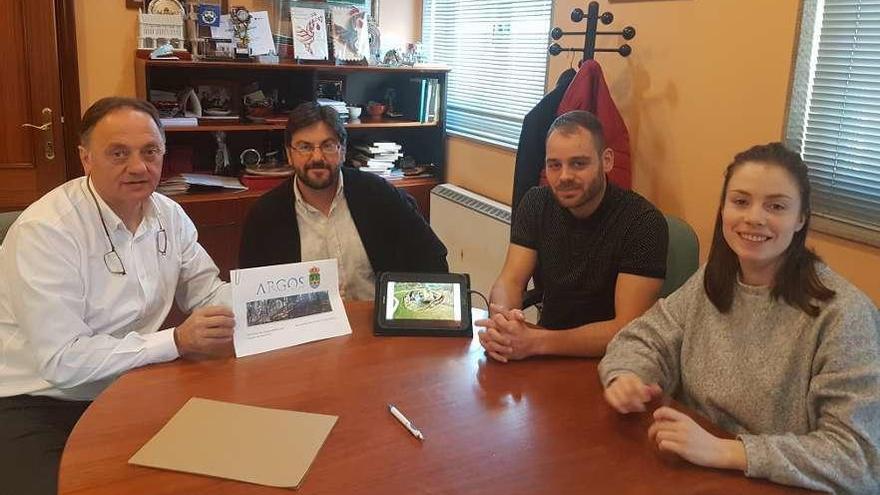 Otero, Fernández, García y Rey, durante la reunión para hablar sobre el proyecto arqueológico.