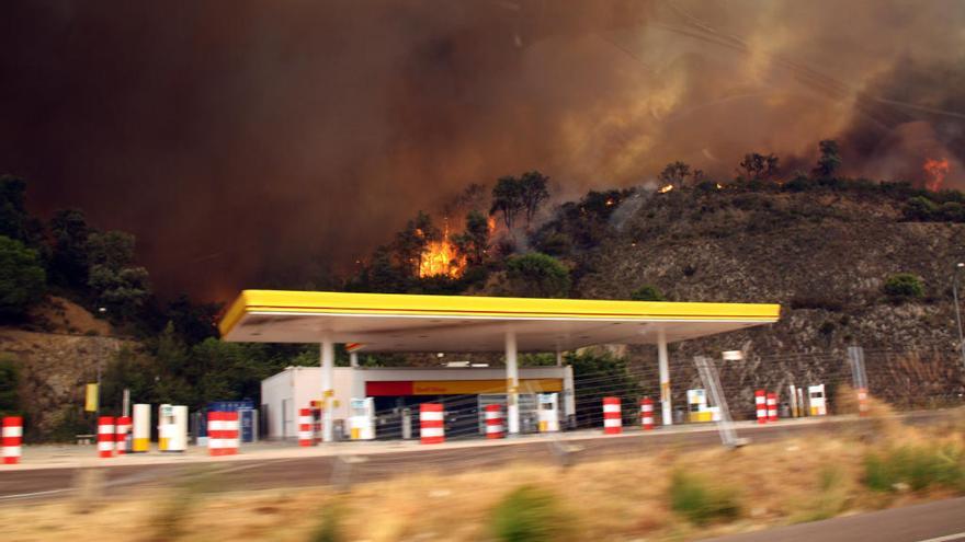 L&#039;incendi al seu pas per La Jonquera