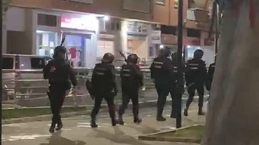 Batalla campal en Mislata: la Policía evita un choque entre dos grupos de jóvenes