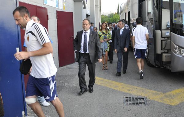 Apoteósica llegada del Real Zaragoza al Ciudad de Valencia.