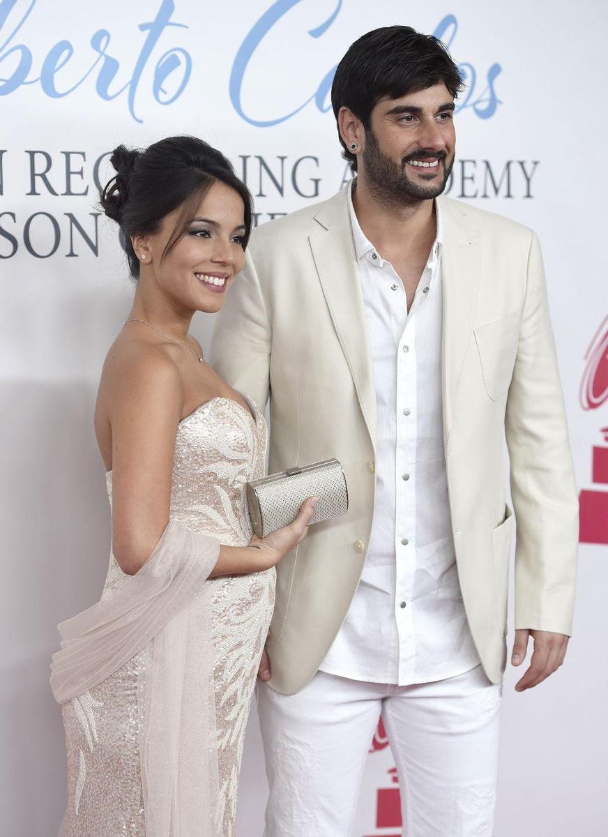 Melendi y su novia en el tributo a la persona del año en los Grammy Latino