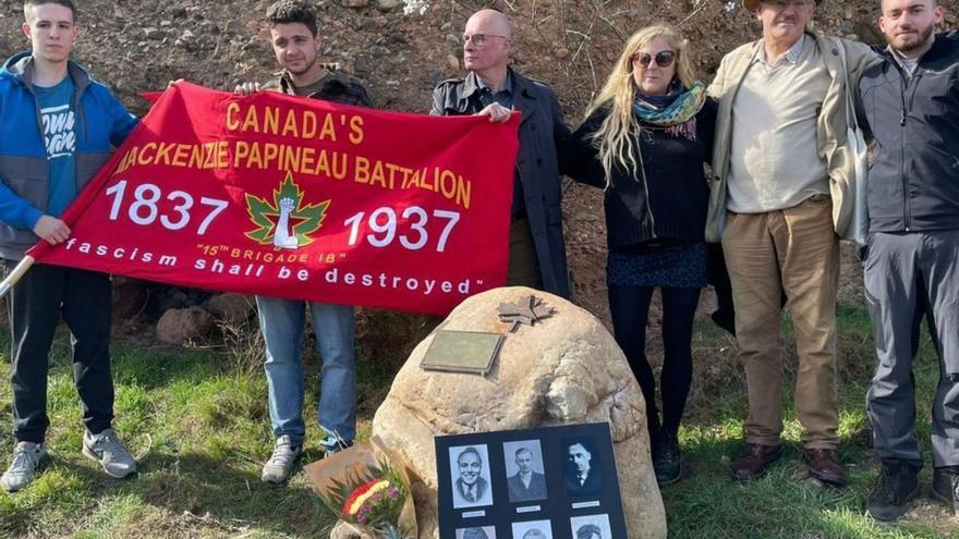 Momento del homenaje a las Brigadas Internacionales en Azuara. | SERVICIO ESPECIAL