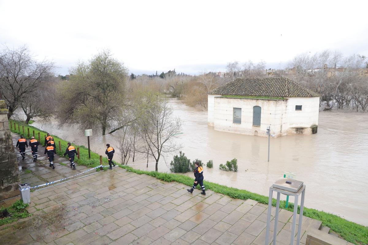 El río Guadalquivir supera los 5,5 metros a su paso por Córdoba