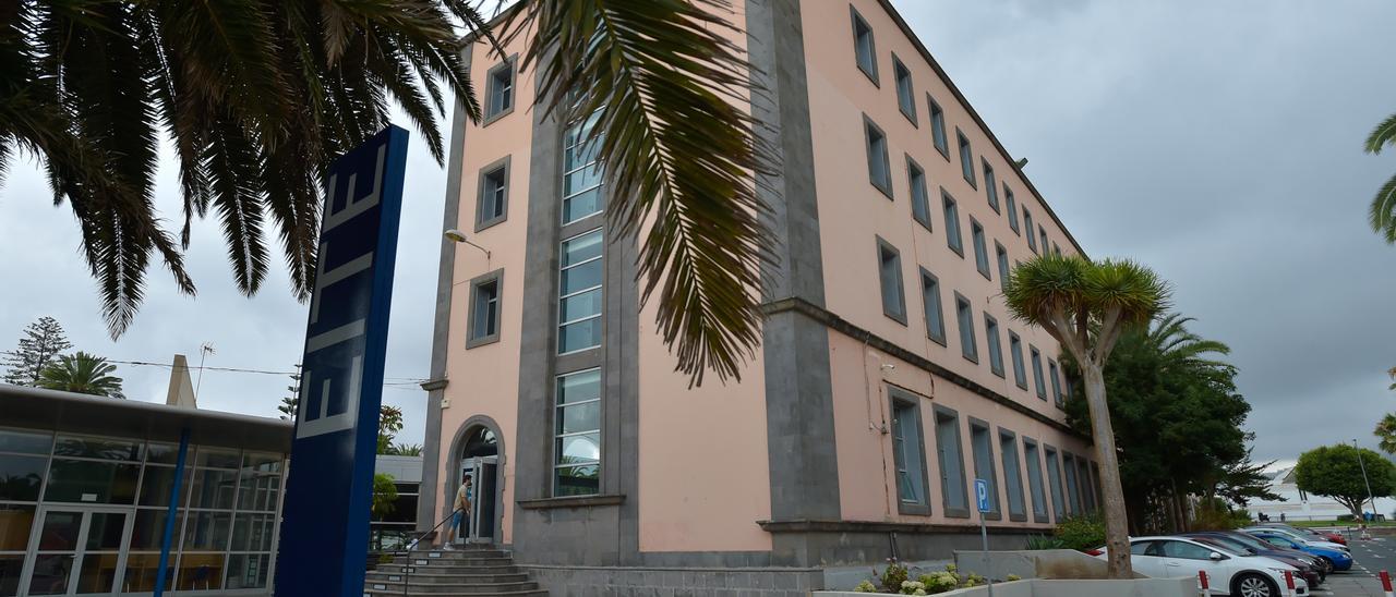 Escuela de Ingeniería de Telecomunicación y Electrónica en el Campus de Tafira.