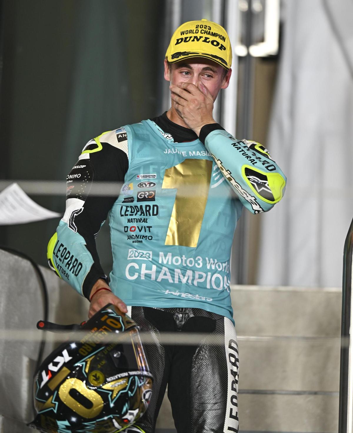 Las imágenes de Jaume Masià como campeón del mundo de Moto3 en Catar