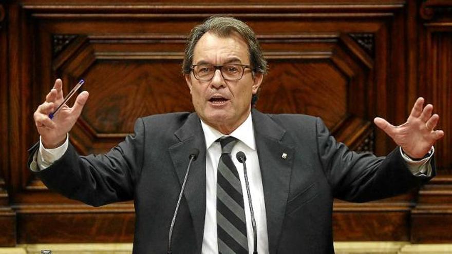 L&#039;actual President en funcions, Artur Mas, durant la seva intervenció al Parlament