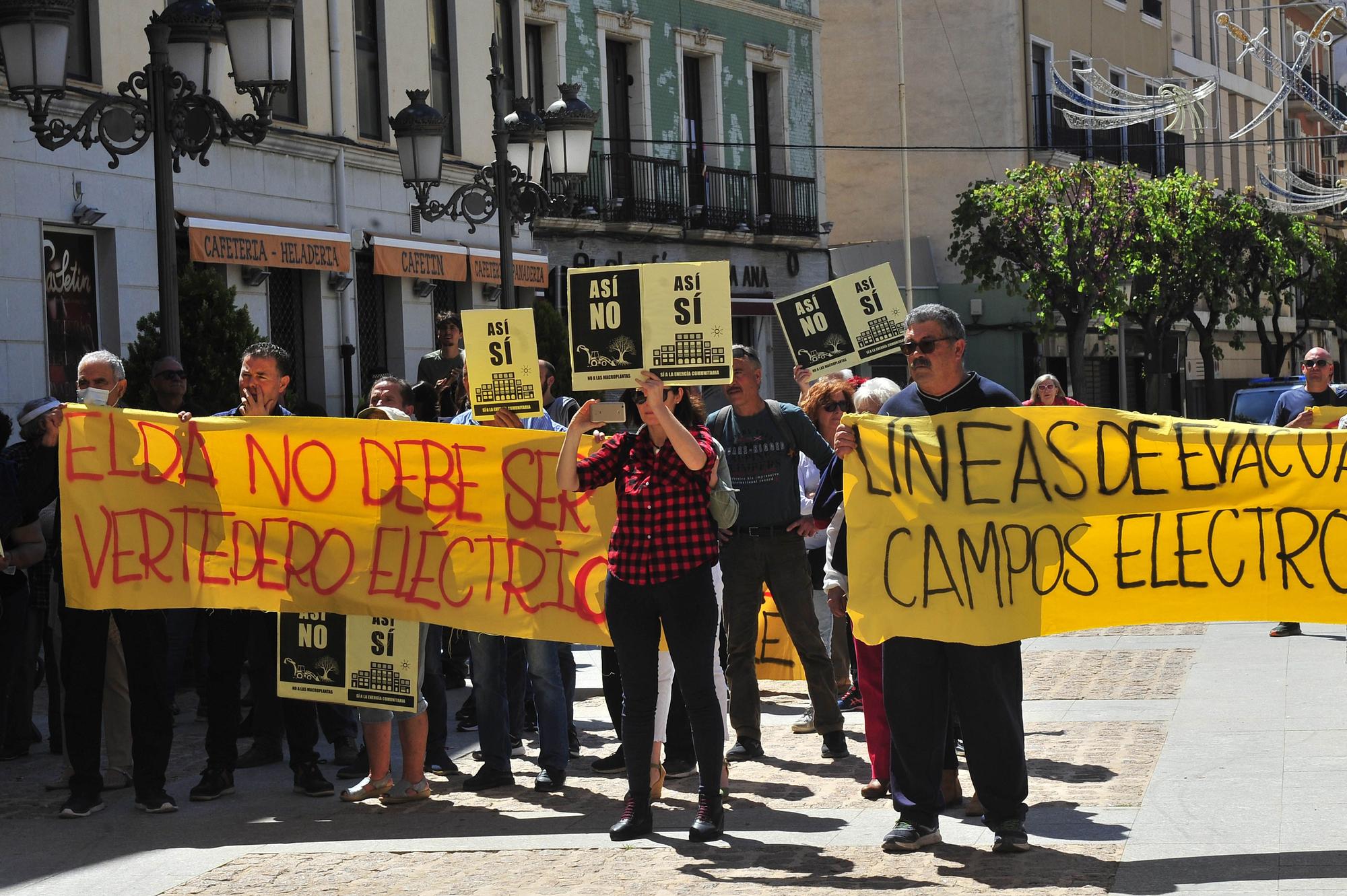 Manifestación contra las plantas solares en Elda