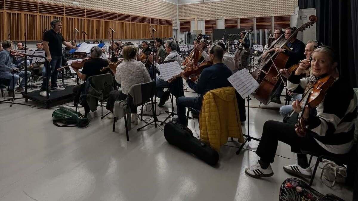 La Orquesta Sinfónica de Galicia durante la grabación de 'Somos más'