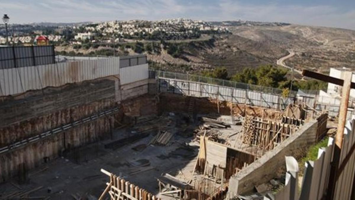 Construcción de viviendas en el barrio de Ramat Sholmo, en Jerusalén Este, este martes.