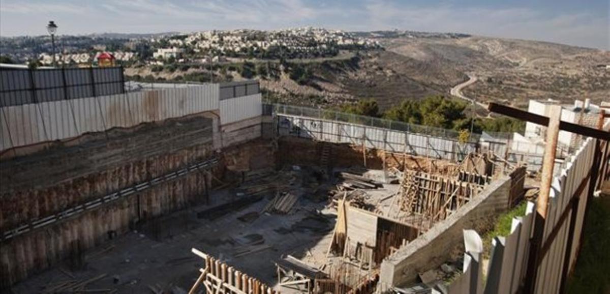 Construcción de viviendas en el barrio de Ramat Sholmo, en Jerusalén Este, este martes.