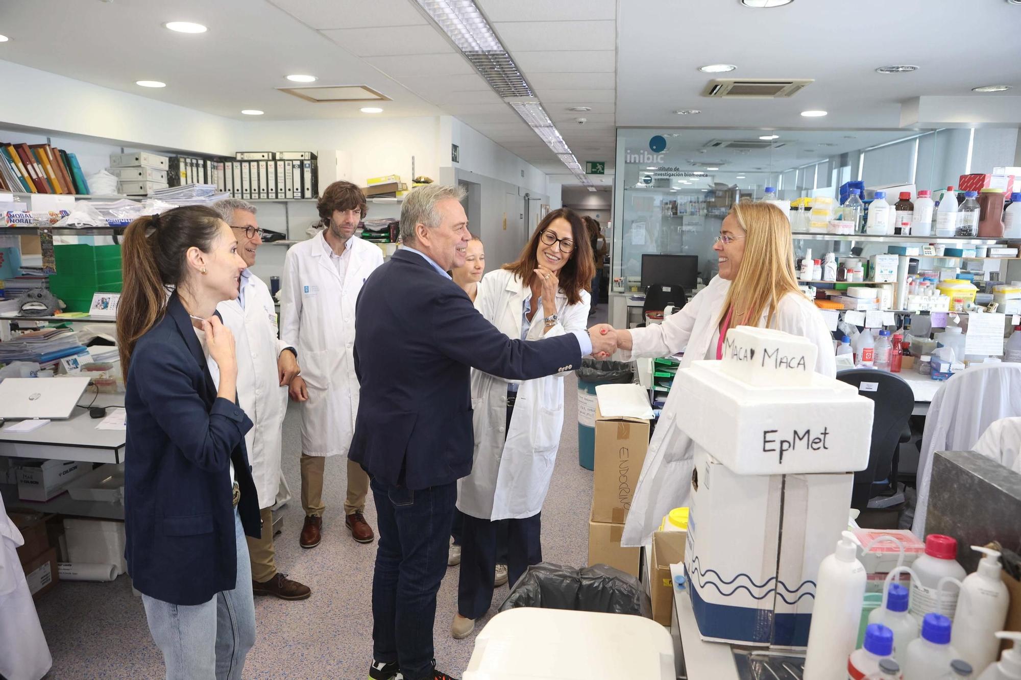 El conselleiro de Sanidade visita el Instituto de Investigación Biomédica de A Coruña