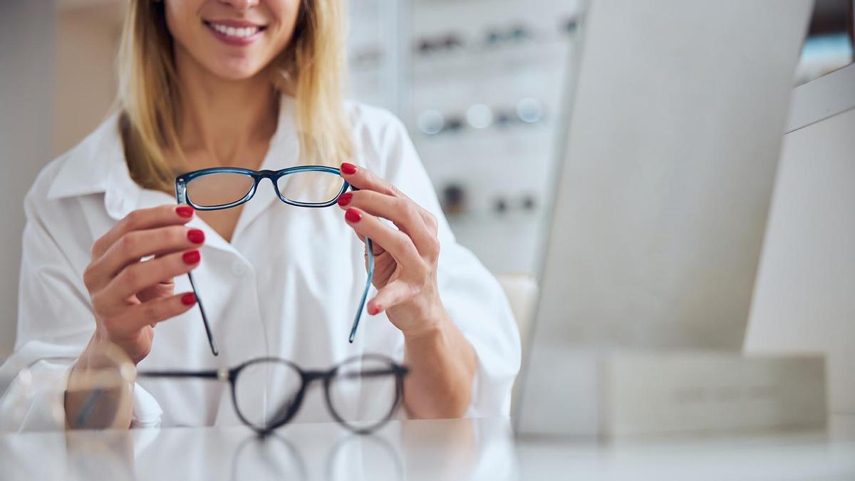 Cómo sé si necesito lentes para trabajar en la pantalla?