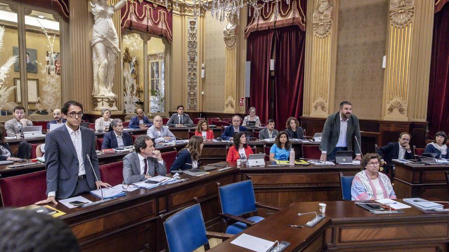 La izquierda ataca a Prohens por su &quot;engaño&quot; con las medidas para frenar la saturación turística en Baleares
