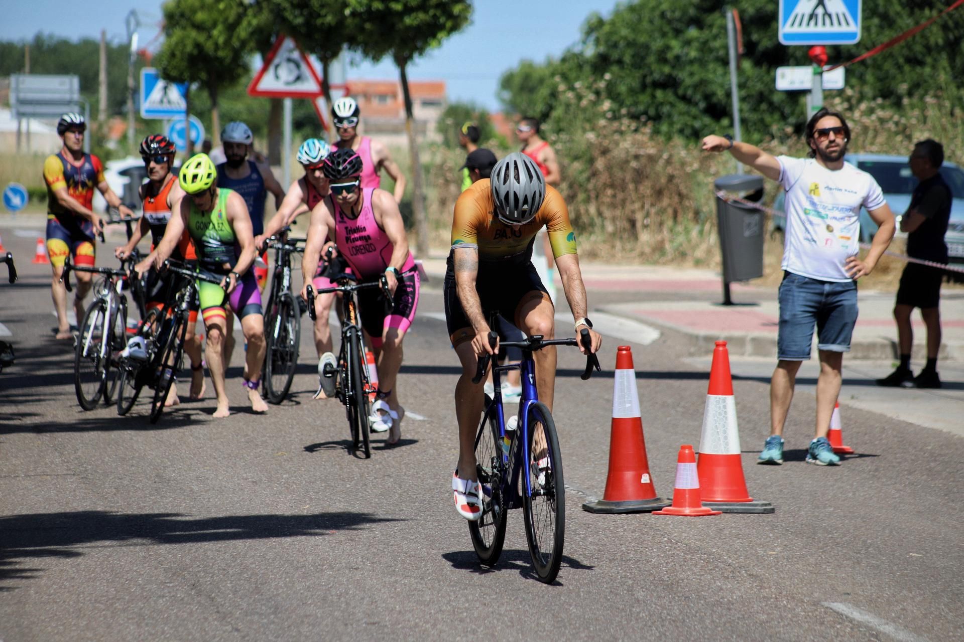 GALERÍA | El Triatlón "Ciudad de Zamora" hace vibrar a la capital del Duero