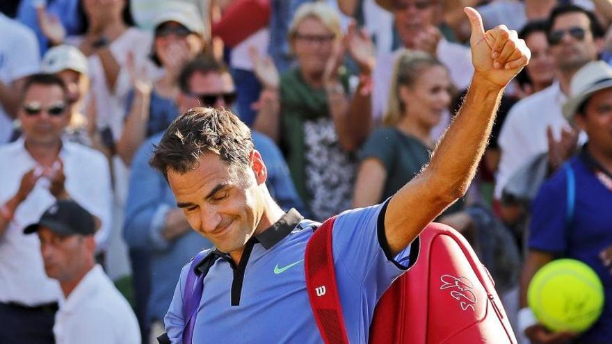 Federer pierde ante Haas en su regreso a las pistas