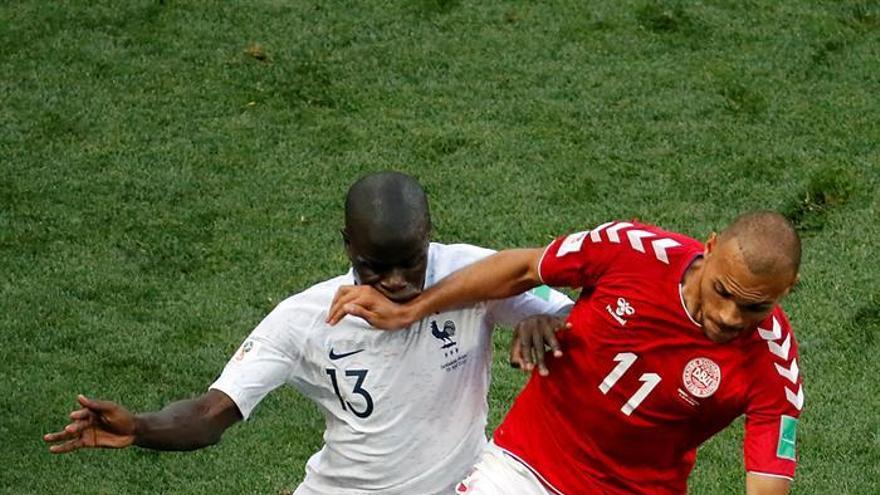 Francia y Dinamarcan pasan gracias a un empate a nada (0-0)