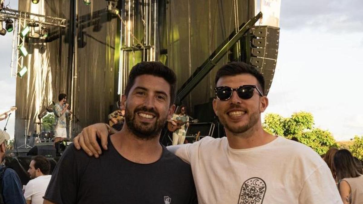 Los dos hermanos impulsores de La Jara Festival, durante una edición anterior de la cita en Alange.