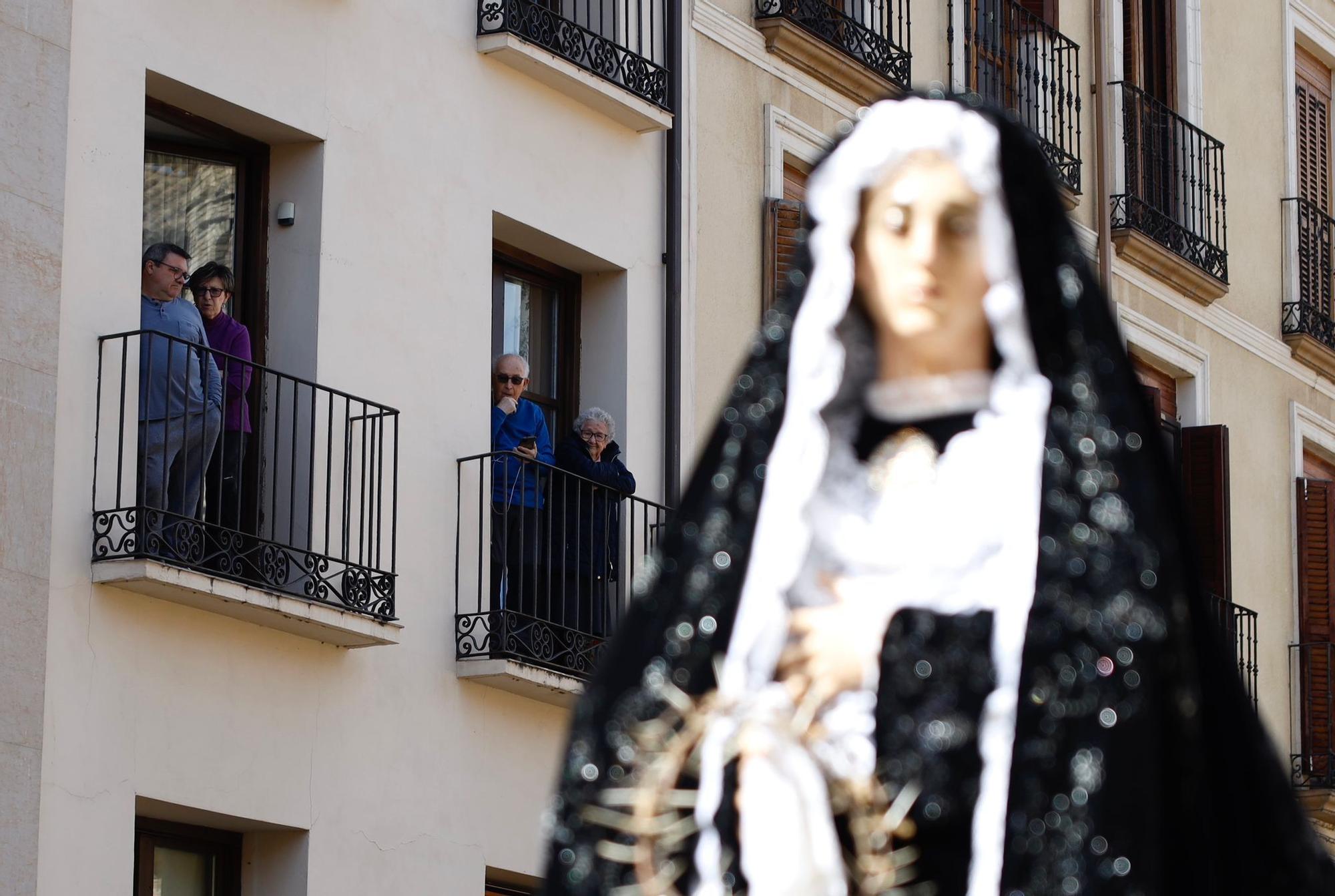 En imágenes | La procesión de 'Las Esclavas' sale a las calles de Zaragoza