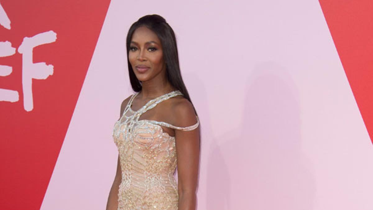 'Fashion for Relief' en Cannes: Naomi Campbell de Atelier Versace