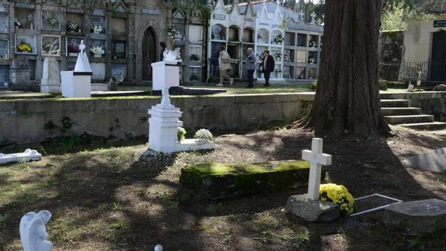 El interior del cementerio de la parroquia de Beluso. | // G.NÚÑEZ