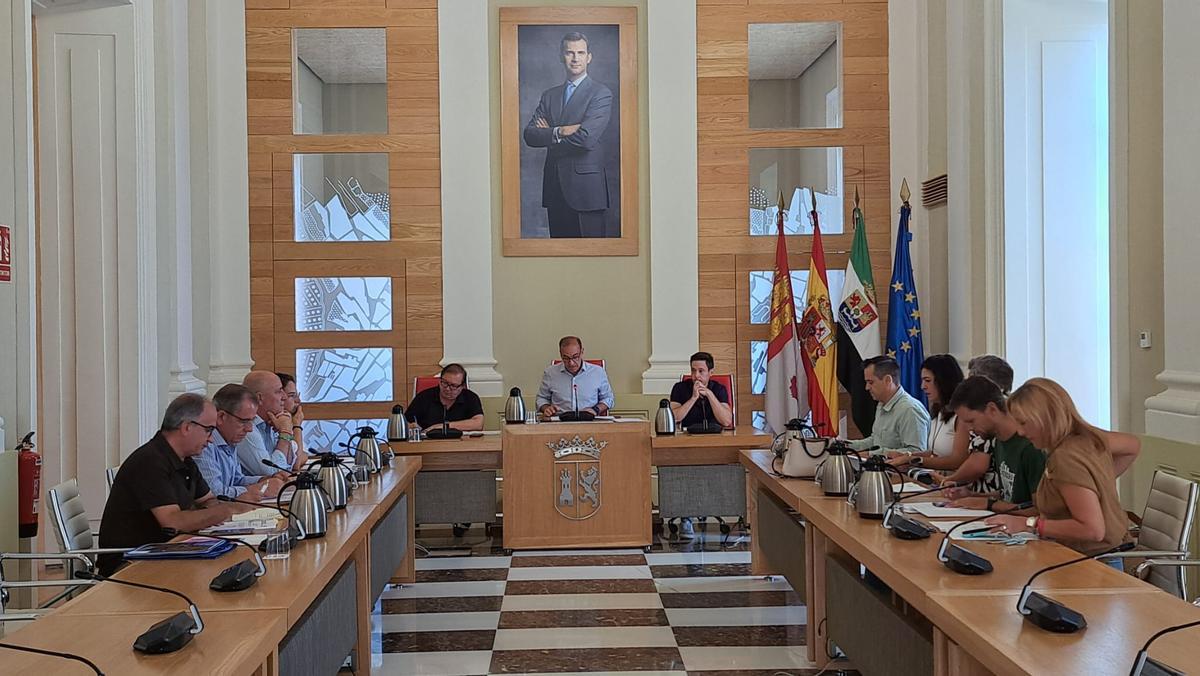 Reunión extraordinaria del Consejo Rector del Consorcio Cáceres Ciudad Histórica, celebrada este lunes en el ayuntamiento.