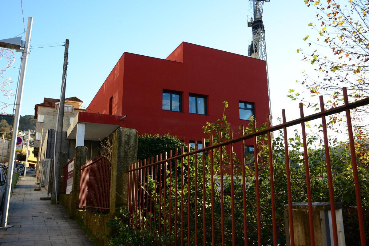 La biblioteca buenense ya está prácticamente rematada en su exterior.